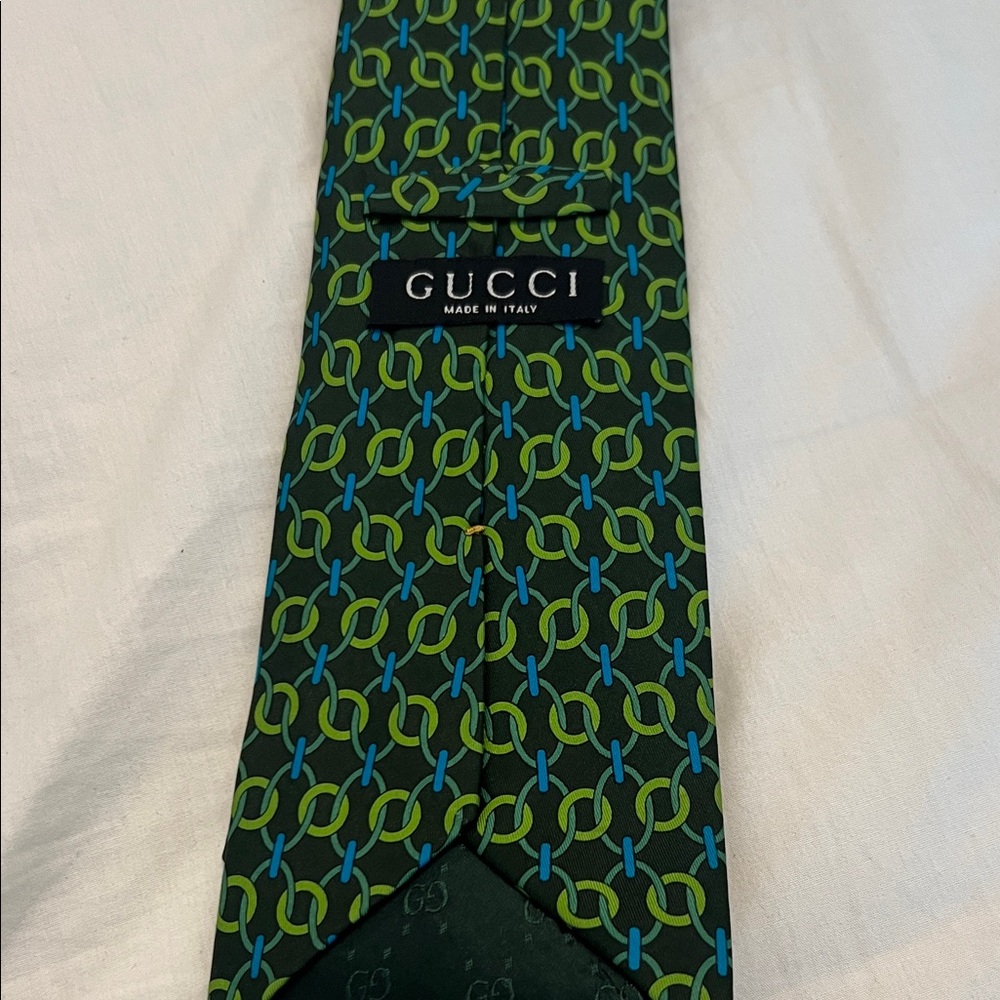 Gucci Men's Tie with Green and Blue Chain Pattern